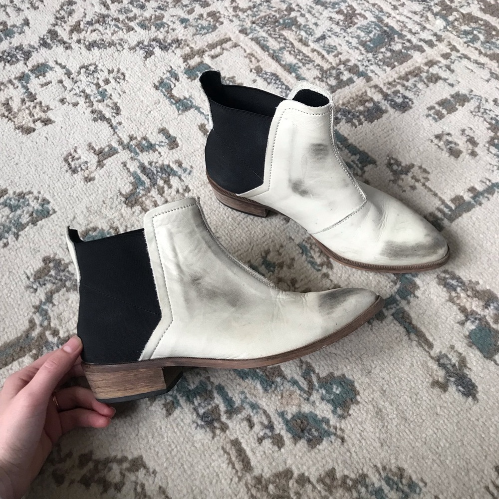 Free People. Dark horse. Ankle booties size 37